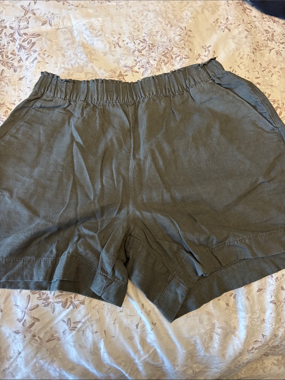 Reitmans Olive Green High-Waist Elastic Shorts